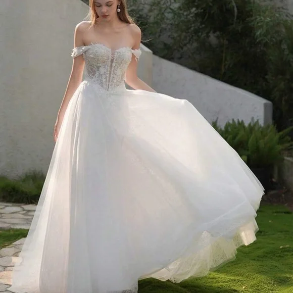 Chic Off-Shoulder Lace Bridal Gown - Picture 4 of 4